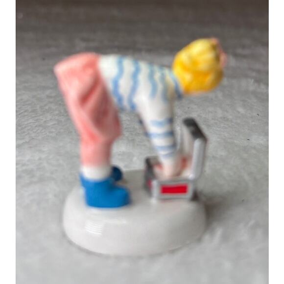 Department 56 On The Way to The Ballet Class Original Snow Village - Picture 4 of 6